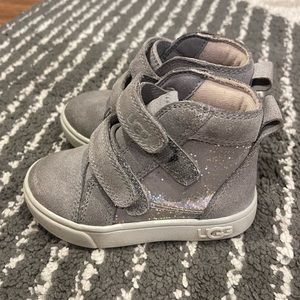 Ugg Rennon II Toddler - Grey, Size 6, EUC